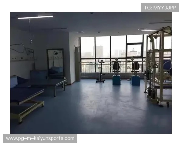 足球俱乐部的“医疗室”：核磁共振与康复床